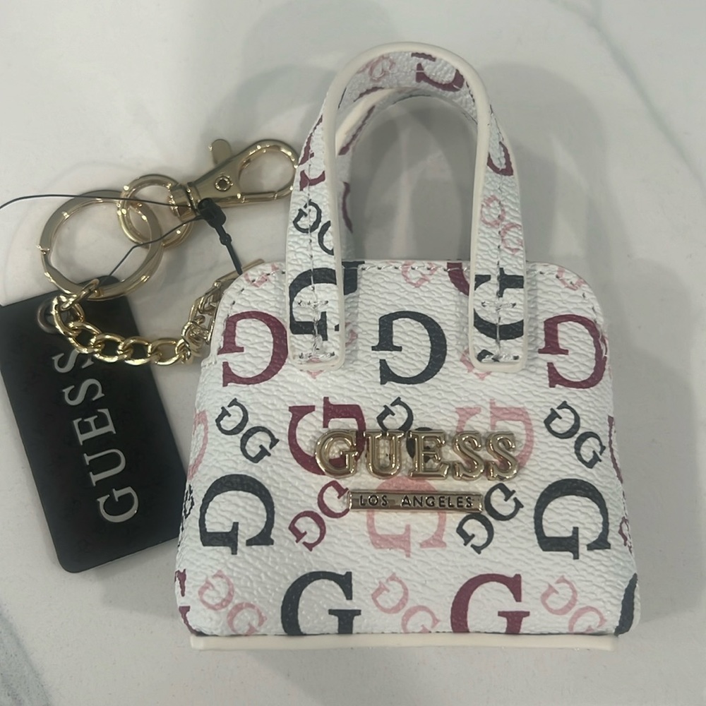 Mini 👛 GUESS Coin purse.